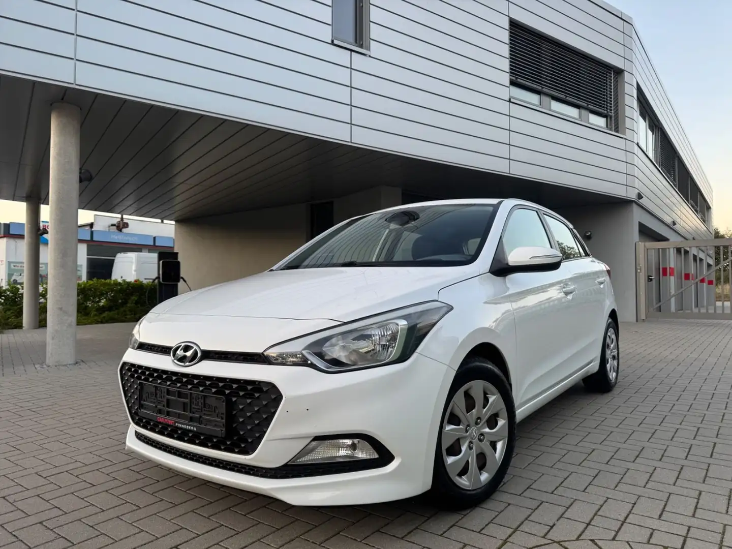 Hyundai i20 KLIMA ELEKTRISCHE FENSTER Blanc - 1