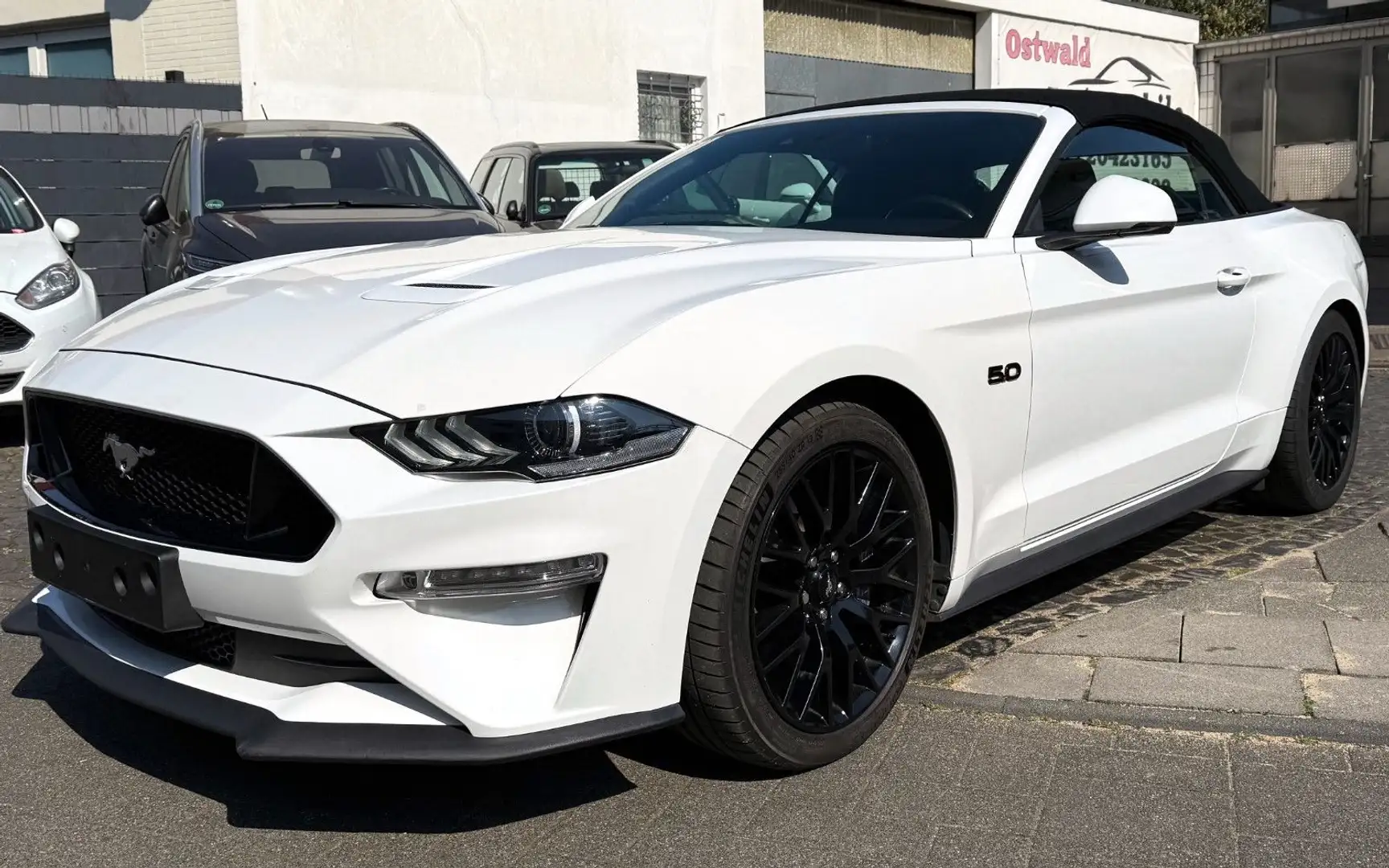 Ford Mustang 5.0 GT V8 Cabrio 1.Hand Blanc - 1