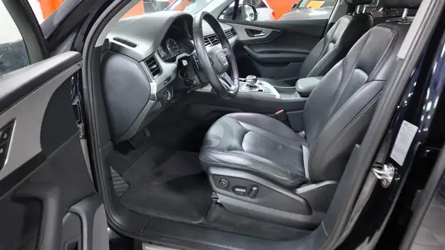 Audi Q7 view 20