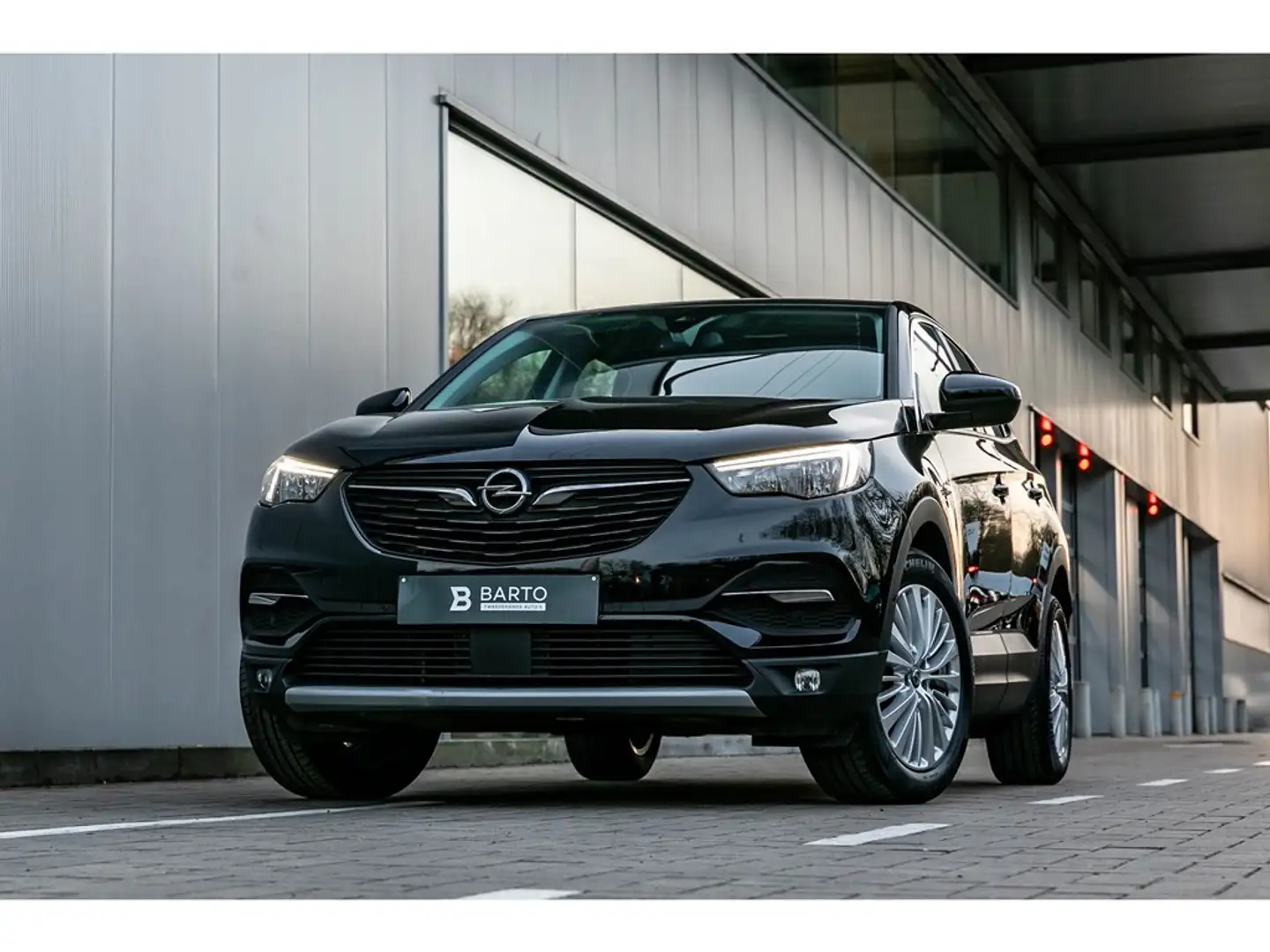 Opel Grandland X 1.2Benz. 130PK AT!! /Innovation/Camera/Keyless/Dod Noir - 1