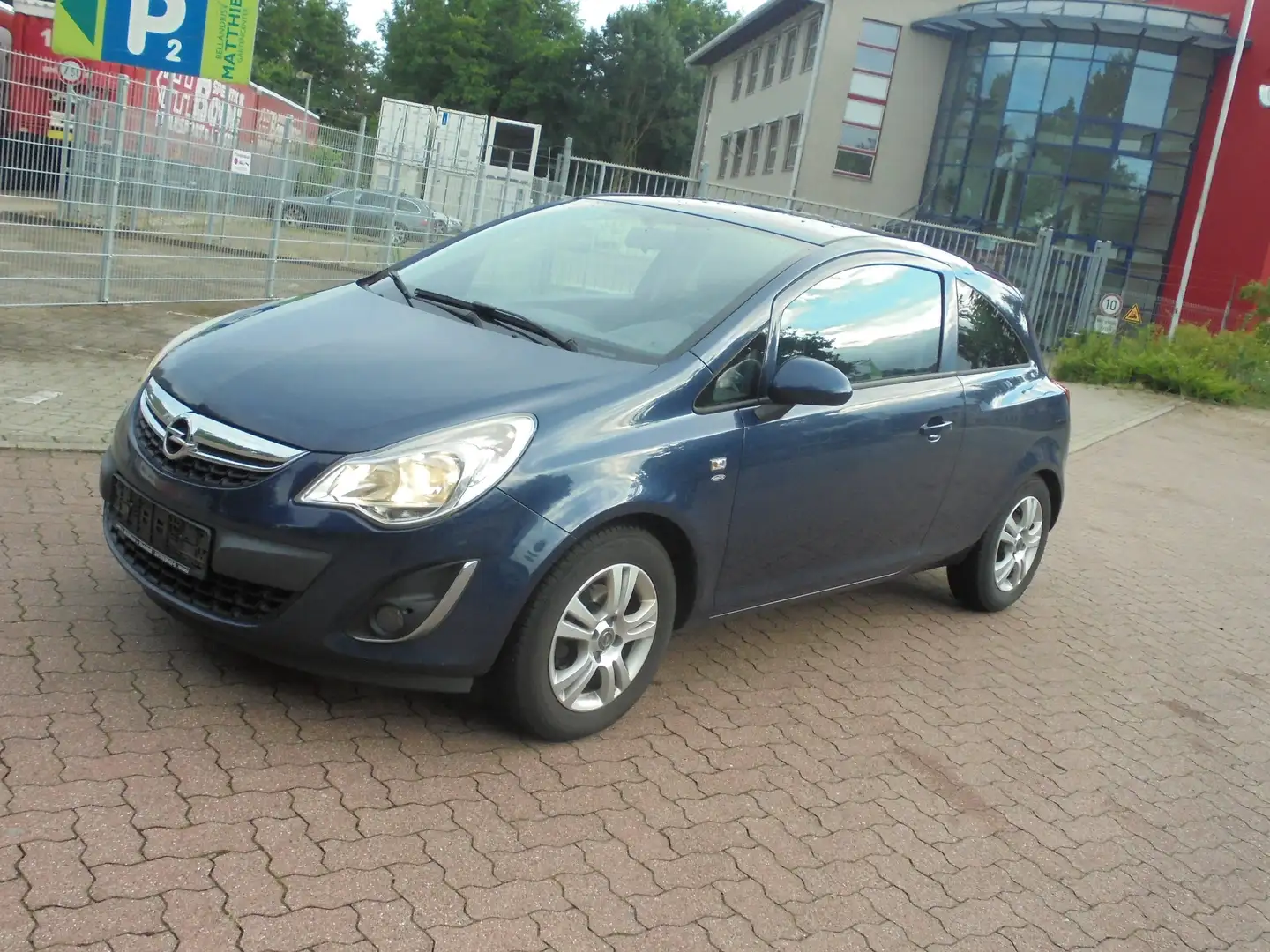 Opel Corsa Satellite Blau - 1