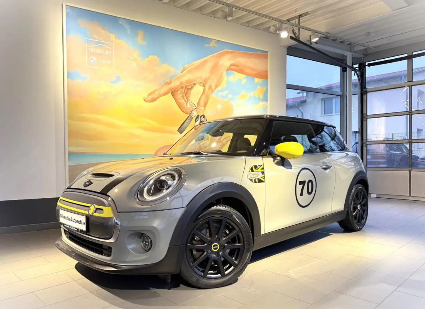 MINI Cooper SE Trim M KAM+AC/DC+LED+NAVI+KOMF+DAB+TEM Grau - 1