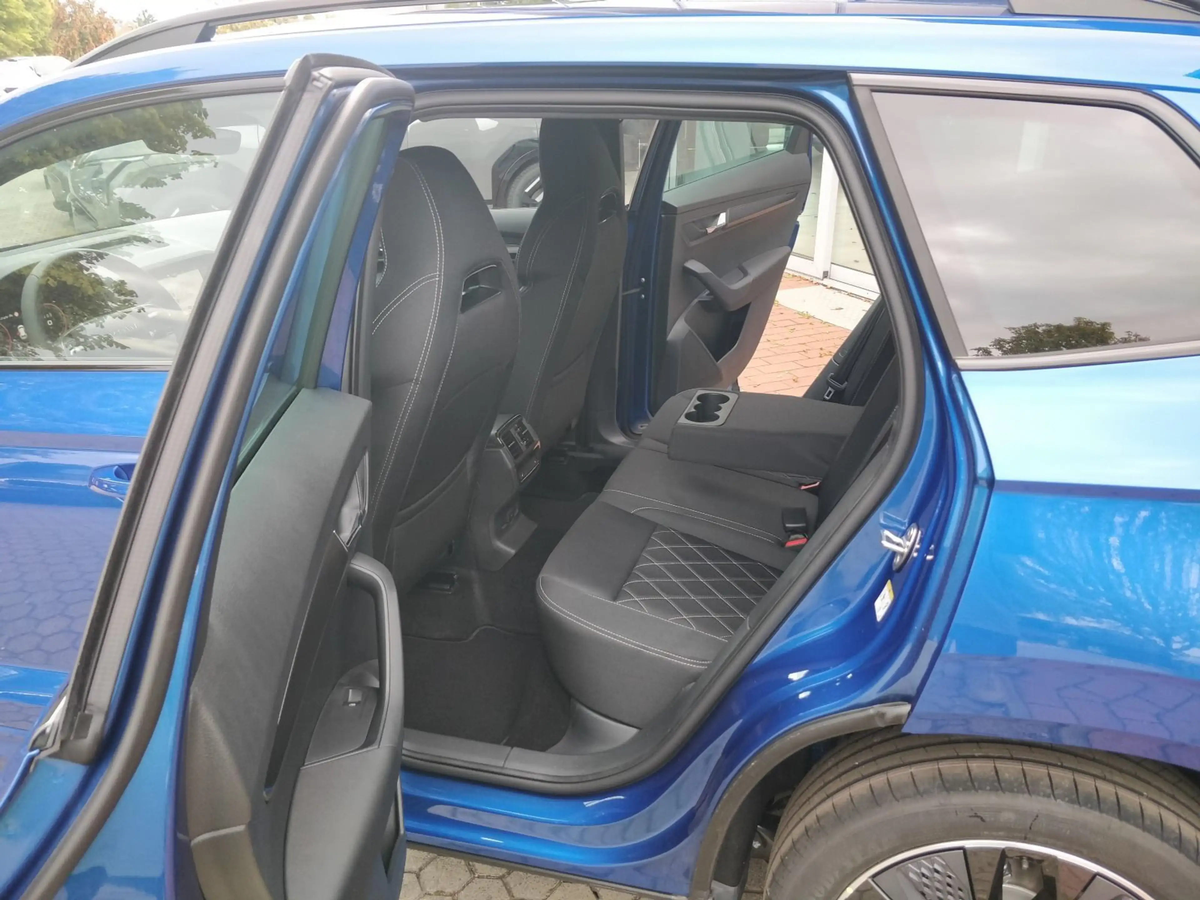 Skoda Karoq 1.5 TSI Sportline 150PS AHK 360 LKHZ SHZ K — photo 15