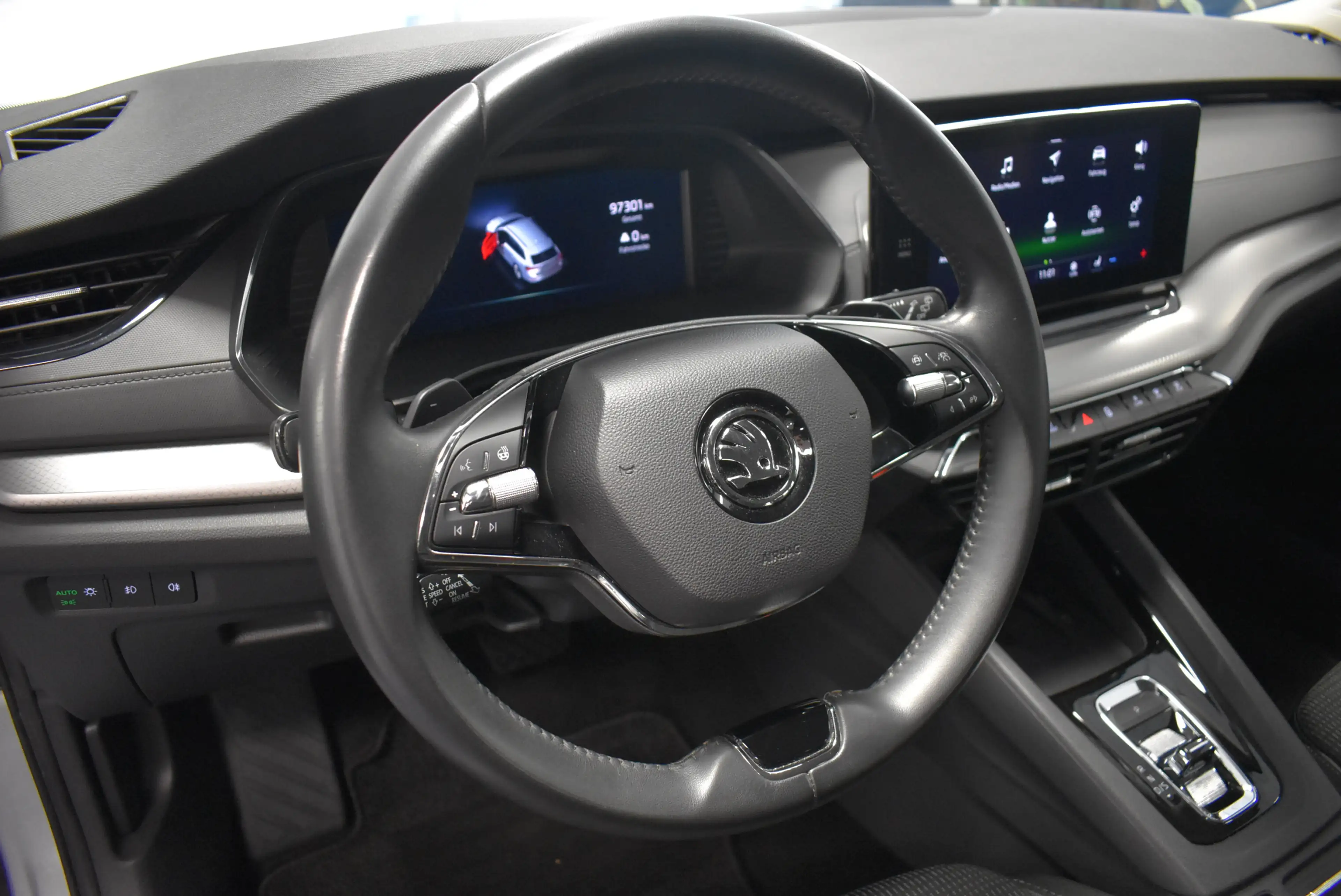 Skoda Octavia 2.0 TDI Ambition Autom Navi LED Temp PDC — photo 12