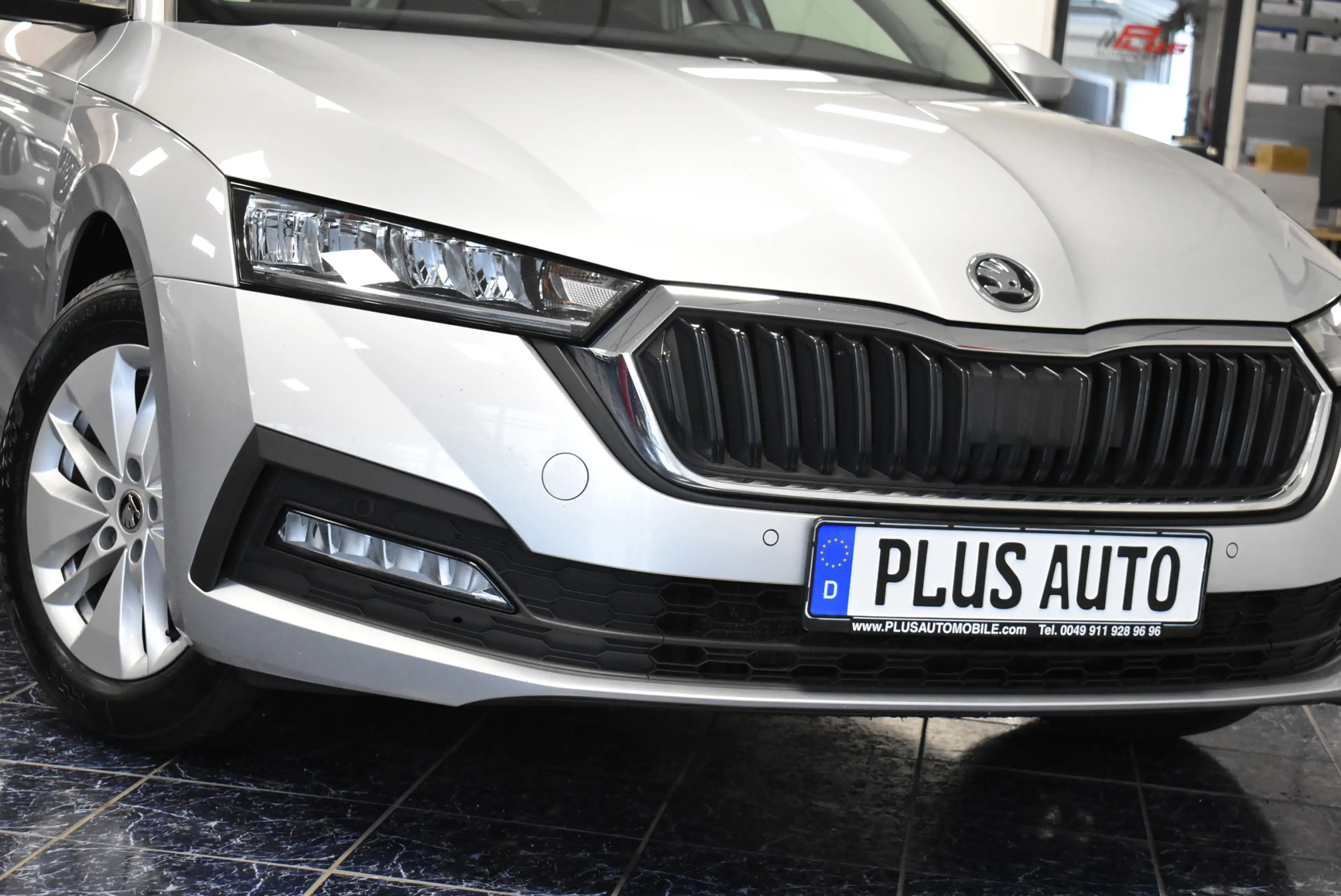 Skoda Octavia 2.0 TDI Ambition Autom Navi LED Temp PDC