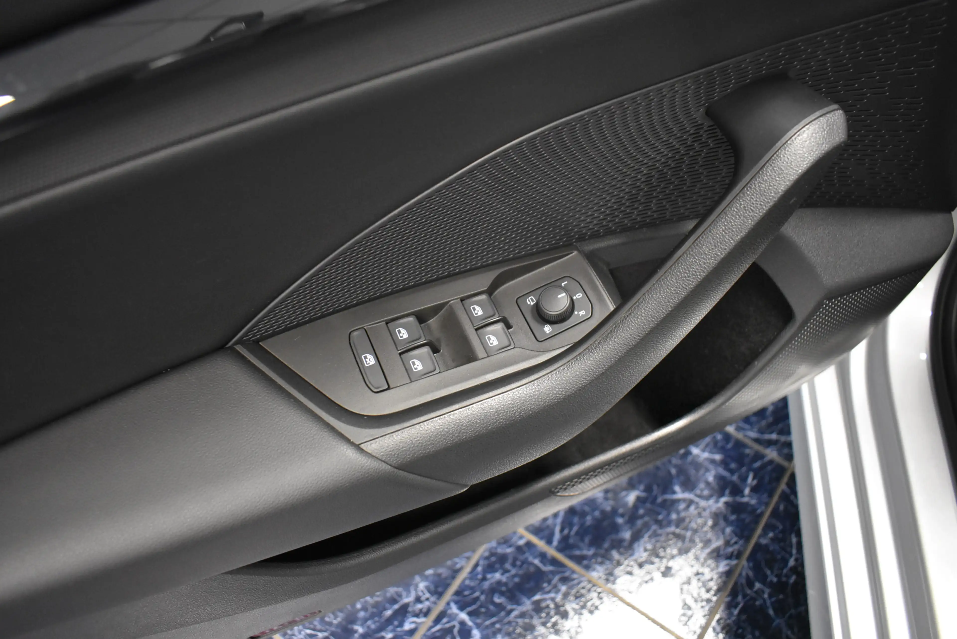 Skoda Octavia 2.0 TDI Ambition Autom Navi LED Temp PDC — photo 15