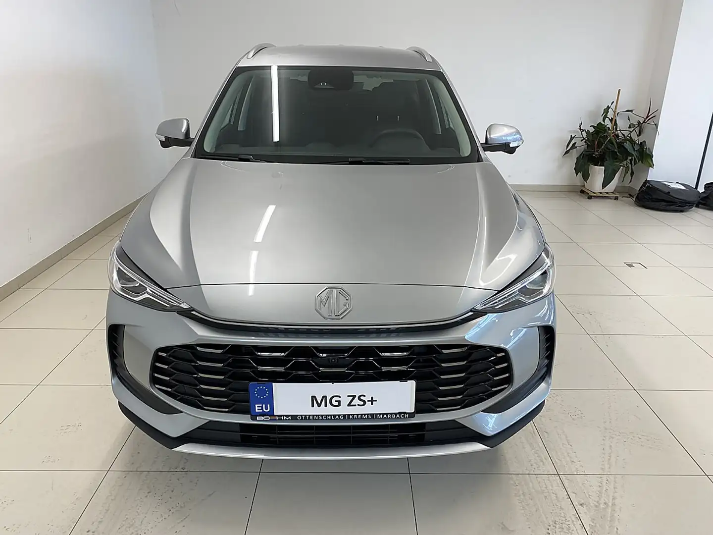 MG ZS + 1.5 Deluxe Silber - 2