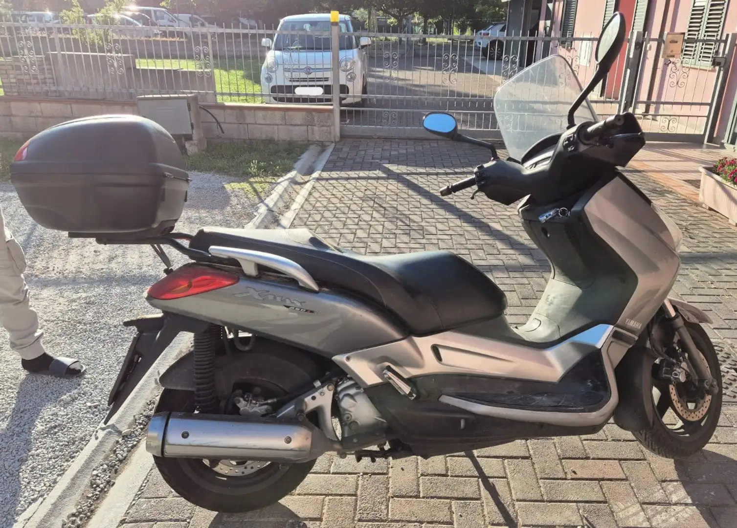 Yamaha X-Max 250 Сірий - 2