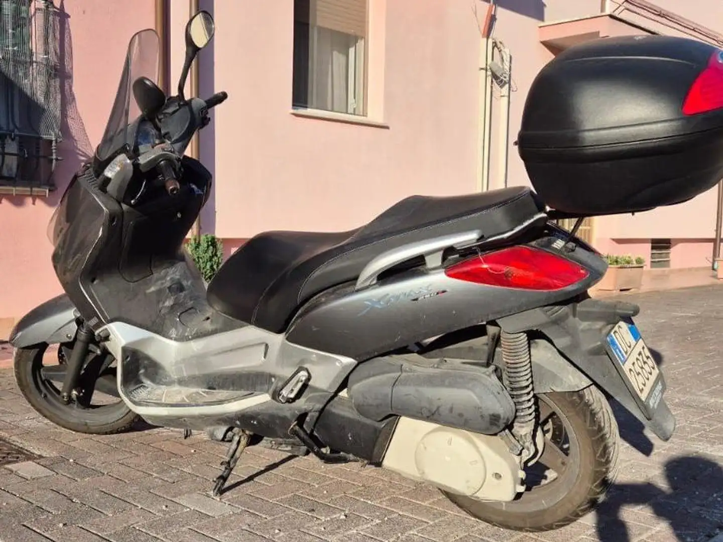 Yamaha X-Max 250 Сірий - 1