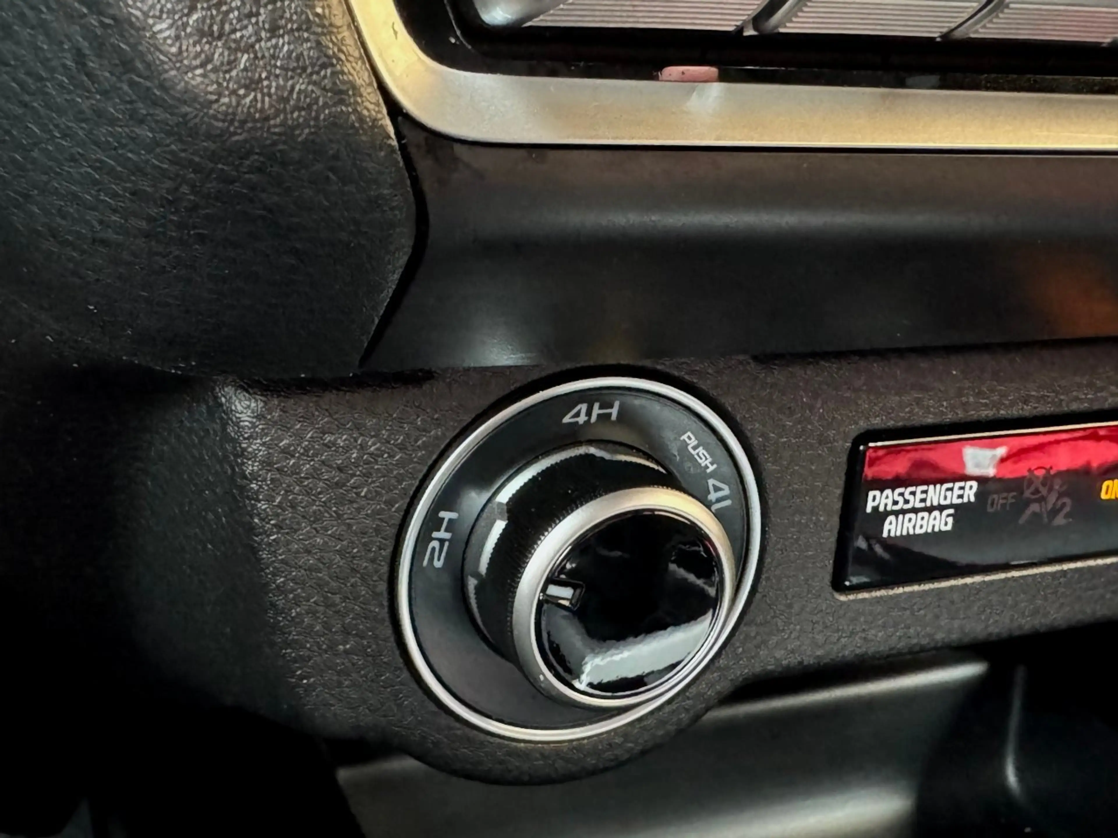 Isuzu D-Max Double Cab 4WD V-CROSS Seilwinde, foliert, Deckel — photo 15