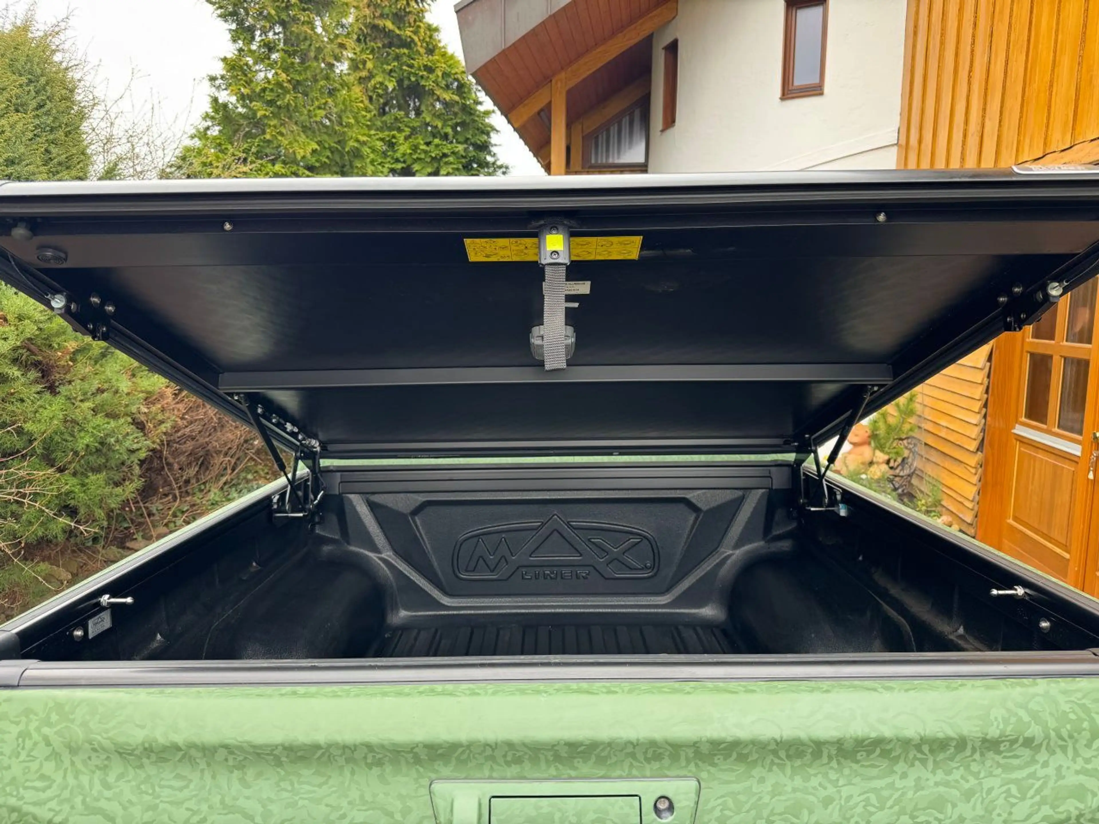Isuzu D-Max Double Cab 4WD V-CROSS Seilwinde, foliert, Deckel — photo 14