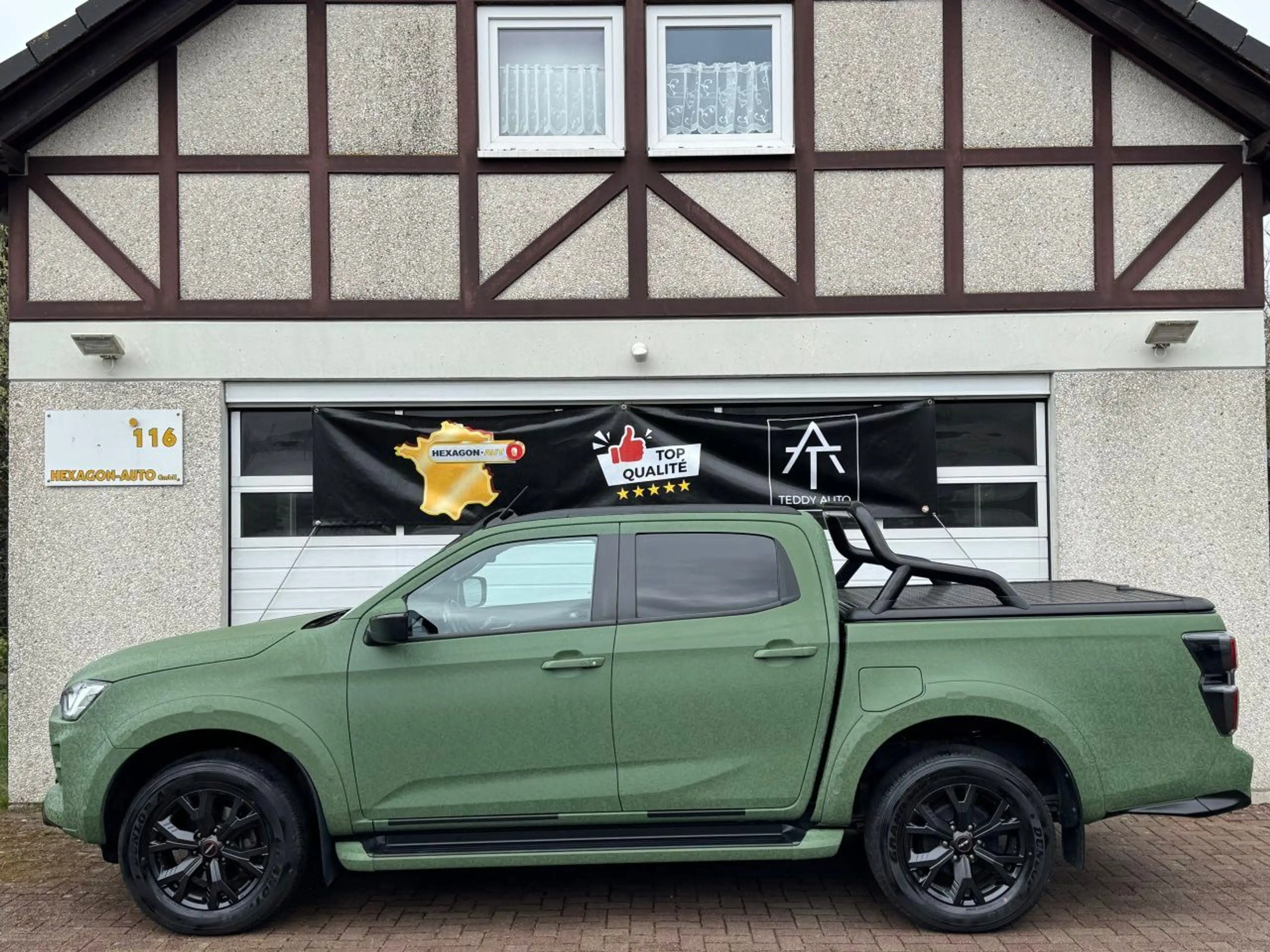 Isuzu D-Max Double Cab 4WD V-CROSS Seilwinde, foliert, Deckel — photo 3