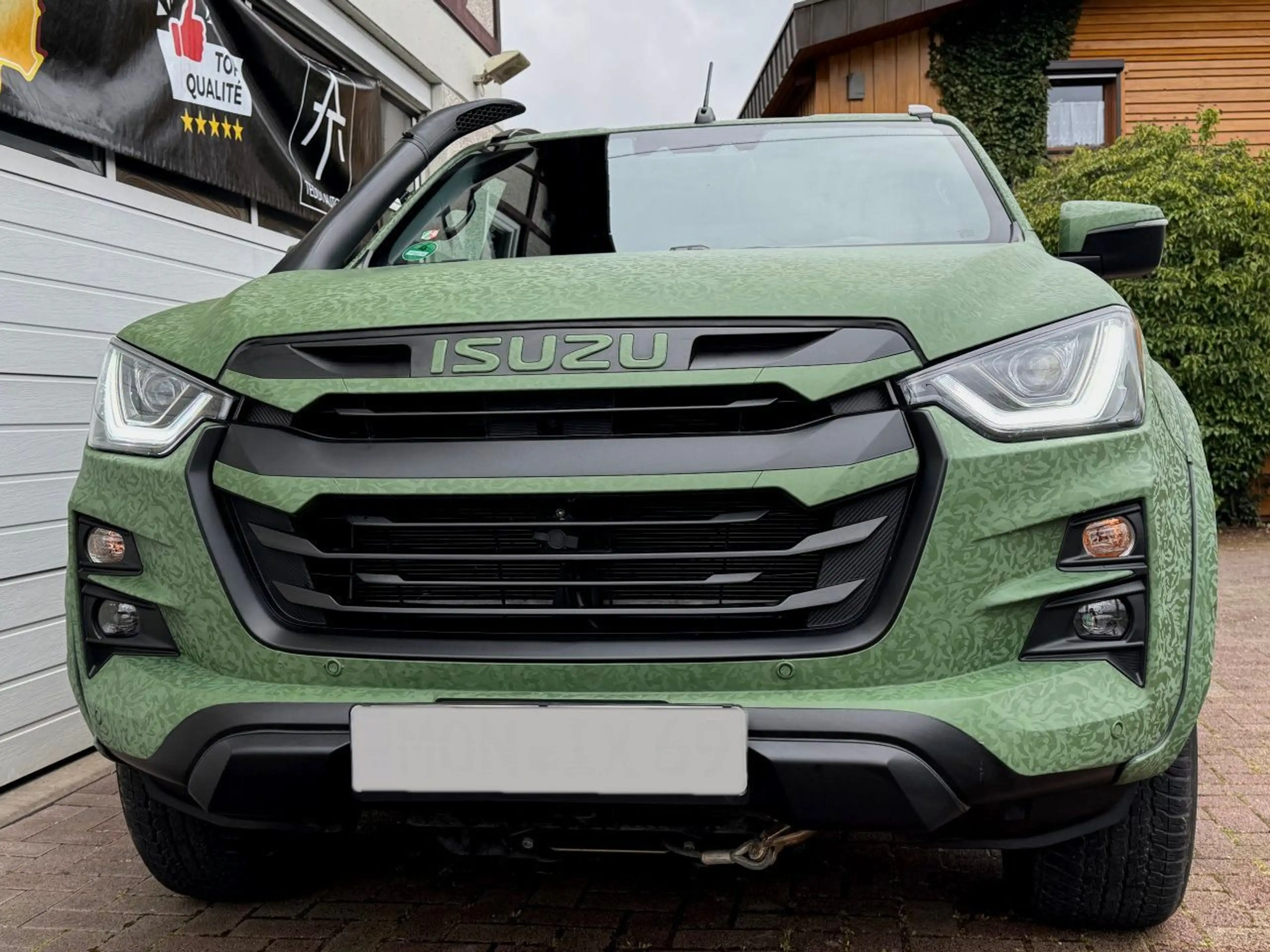 Isuzu D-Max Double Cab 4WD V-CROSS Seilwinde, foliert, Deckel — photo 2