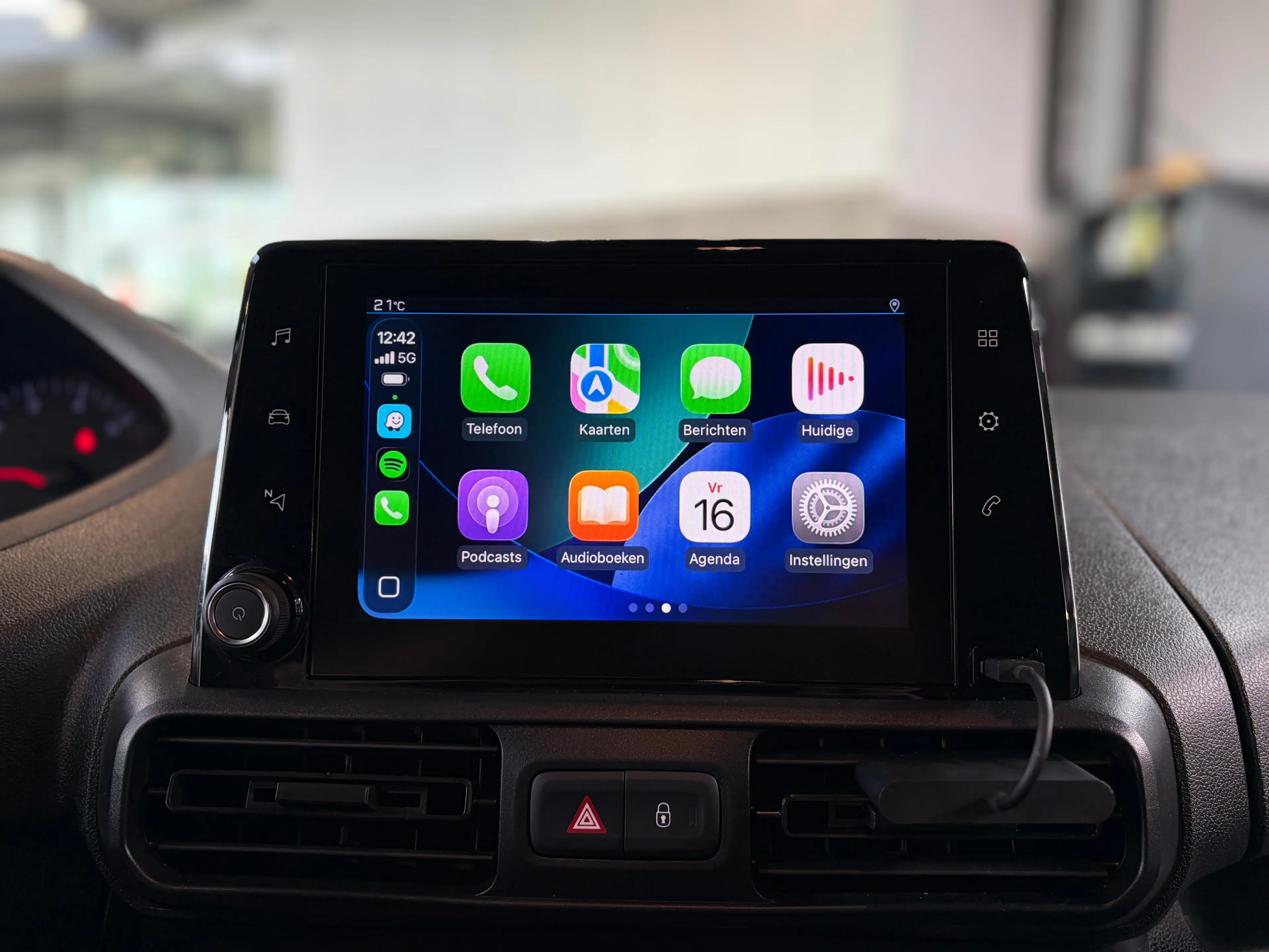 Peugeot Partner 1.2 PureTech L1 Light — photo 9