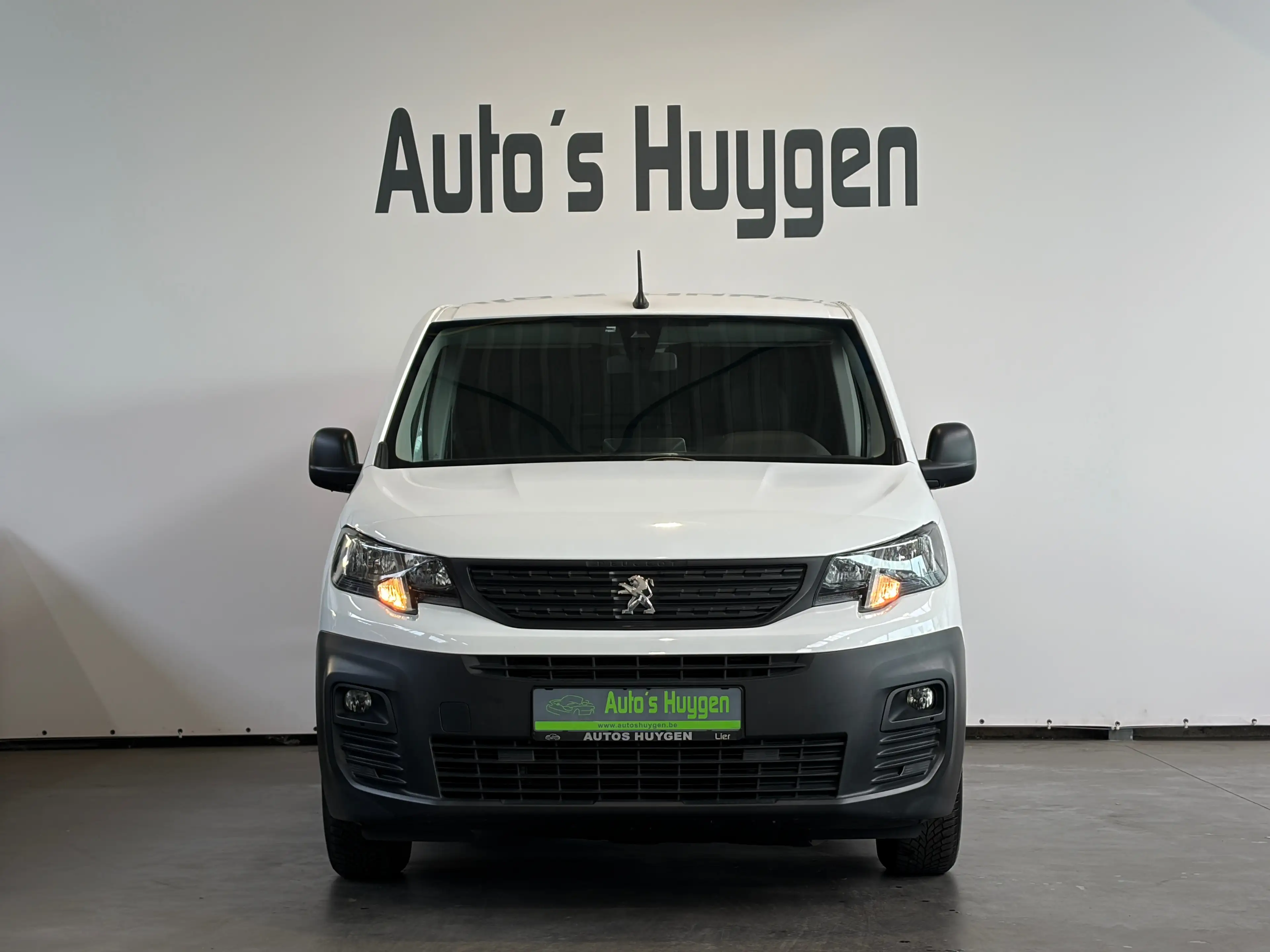 Peugeot Partner 1.2 PureTech L1 Light — photo 2