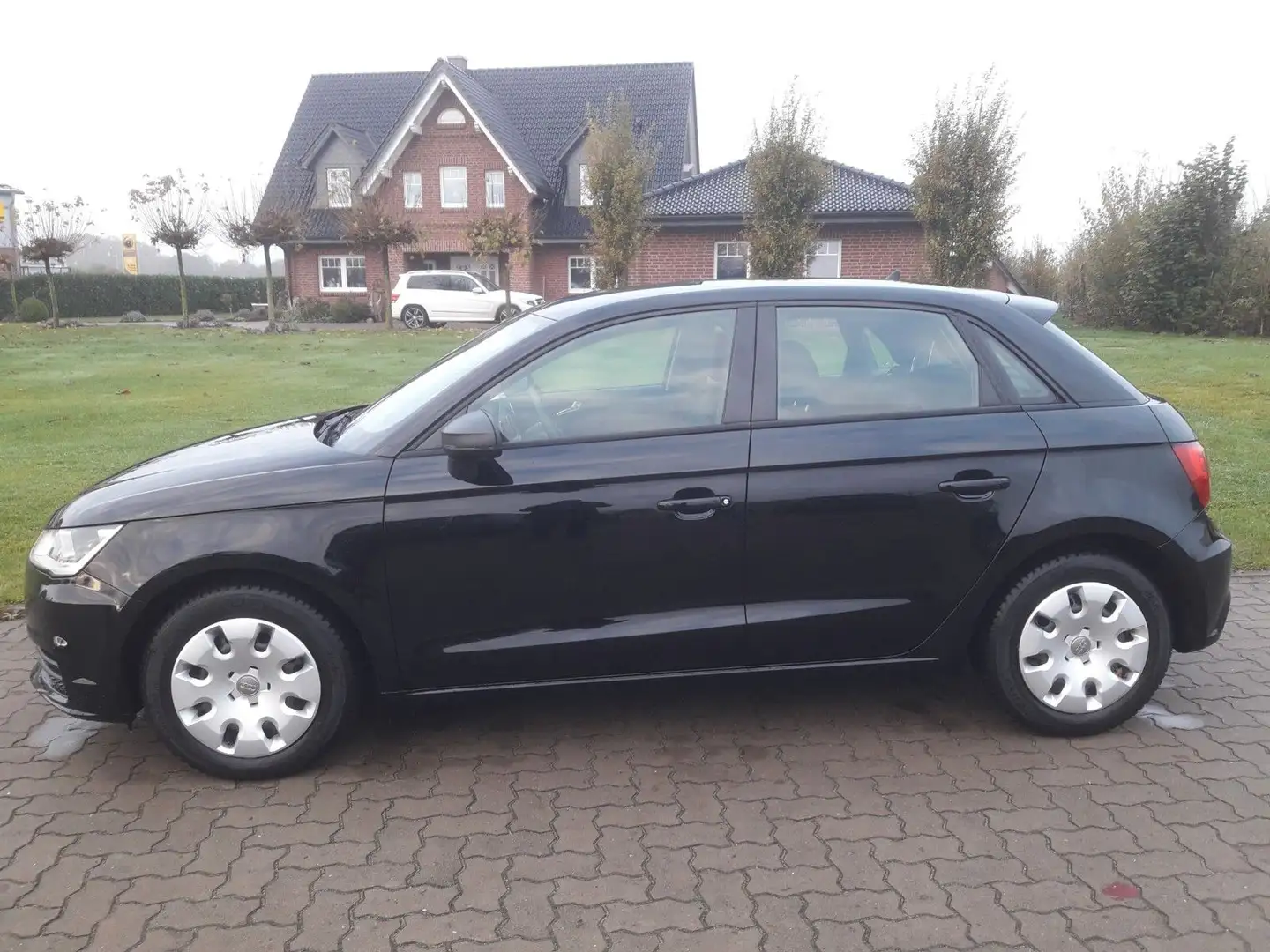 Audi A1 Sportback 1,0 TFSi EURO6+Start/Stop+Sitzhzg+ Negro - 1