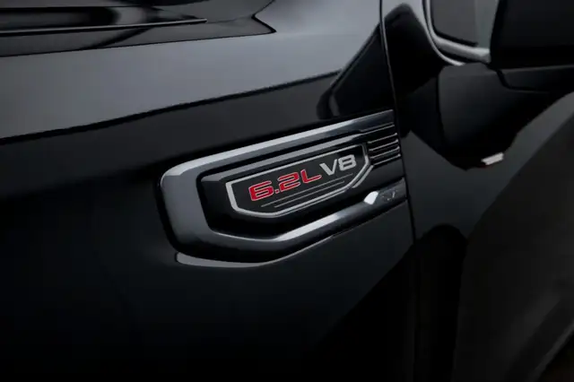 GMC Sierra 1500 AT4 Crew Cab Short Box 4x4 Ansicht 10