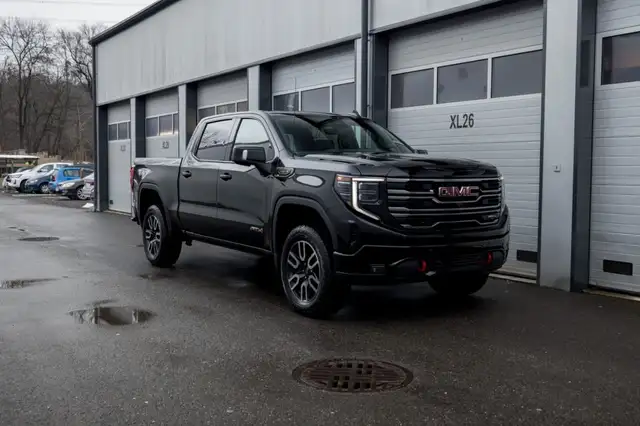 GMC Sierra 1500 AT4 Crew Cab Short Box 4x4 Ansicht 3