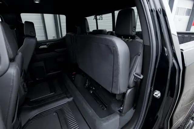 GMC Sierra 1500 AT4 Crew Cab Short Box 4x4 Ansicht 37