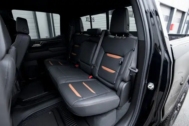 GMC Sierra 1500 AT4 Crew Cab Short Box 4x4 Ansicht 36