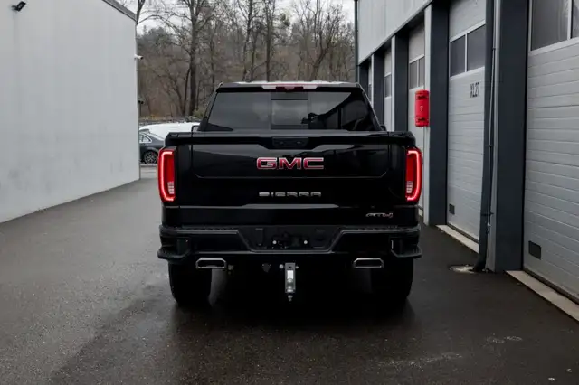 GMC Sierra 1500 AT4 Crew Cab Short Box 4x4 Ansicht 6