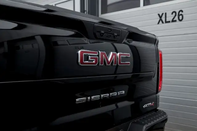 GMC Sierra 1500 AT4 Crew Cab Short Box 4x4 Ansicht 13