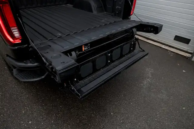 GMC Sierra 1500 AT4 Crew Cab Short Box 4x4 Ansicht 17