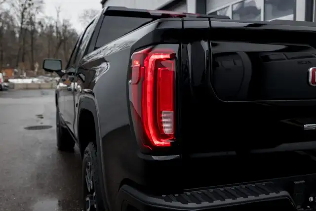 GMC Sierra view 12