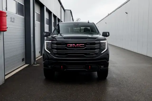 GMC Sierra view 5