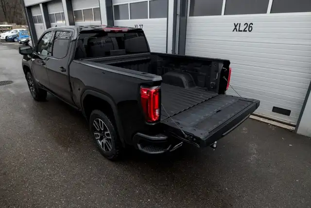 GMC Sierra 1500 AT4 Crew Cab Short Box 4x4 Ansicht 15