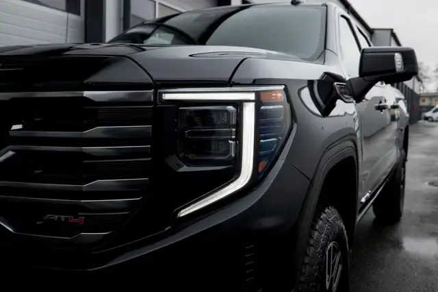 GMC Sierra 1500 AT4 Crew Cab Short Box 4x4 Ansicht 8