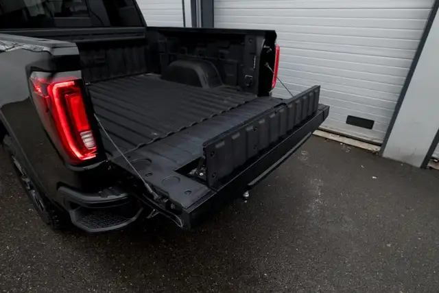 GMC Sierra 1500 AT4 Crew Cab Short Box 4x4 Ansicht 16