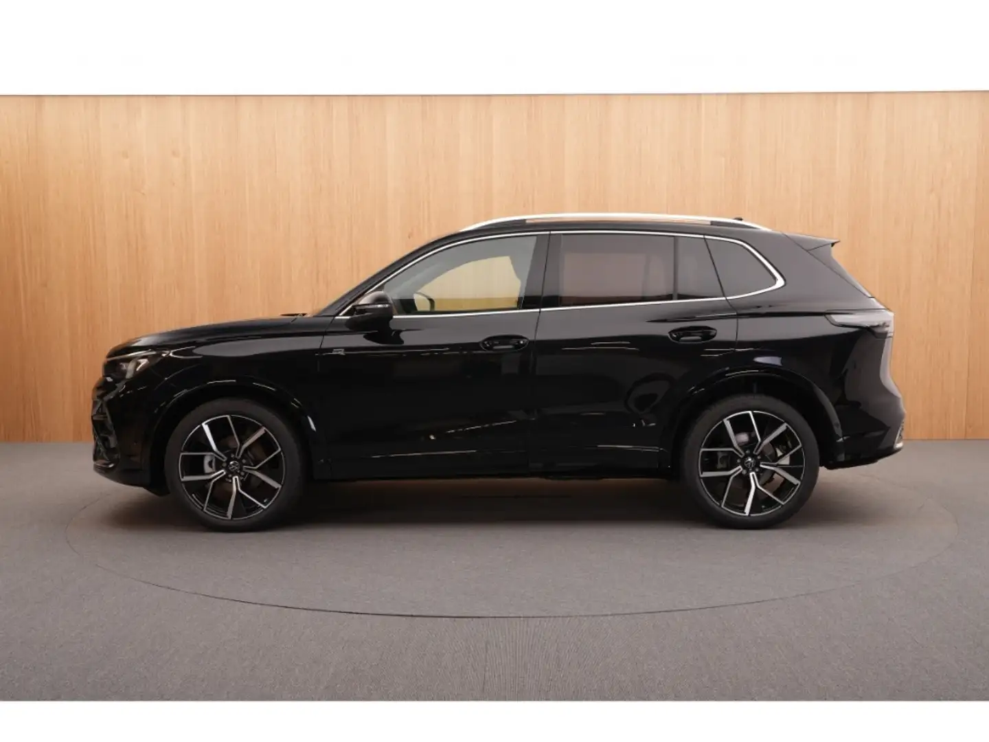 Volkswagen Tiguan 1.5 eTSI DSG R-Line AHK PANORAMA LED APPLE/ANDROID Schwarz - 2