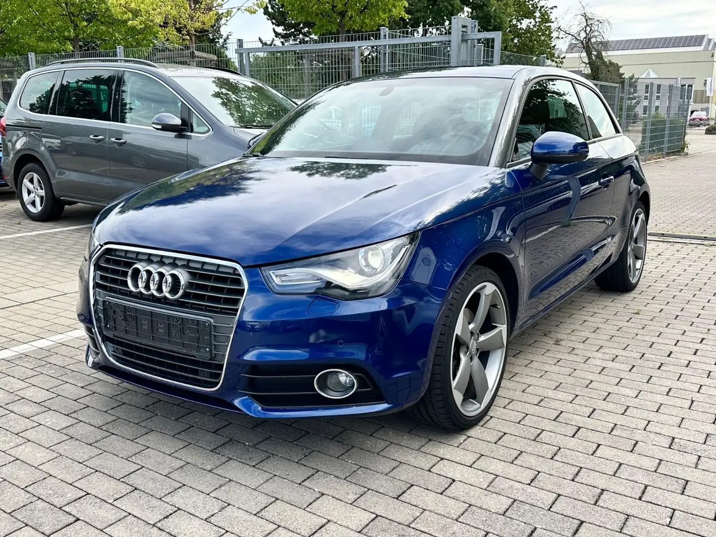 Audi A1 attraction 1.4 TFSI*S-Tronic*XEN*SHZ*2xPDC* Blau - 2