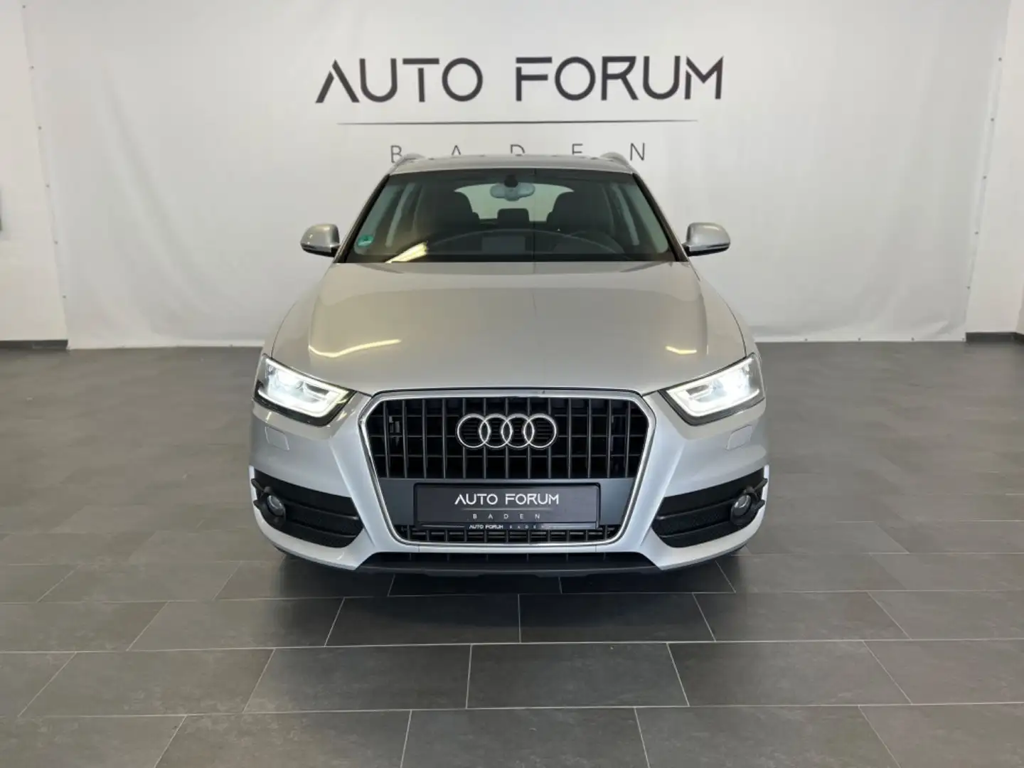 Audi Q3 2.0 TDI*Xenon*Keyless*2Hand*Unfallfrei* Silber - 2
