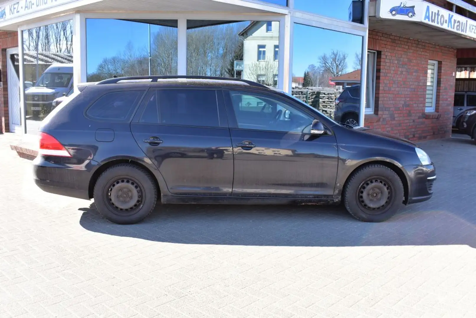 Volkswagen Golf Variant 1.9 TDI DPF Trendline Navi Klimatron. AHK el. FH e Negro - 2