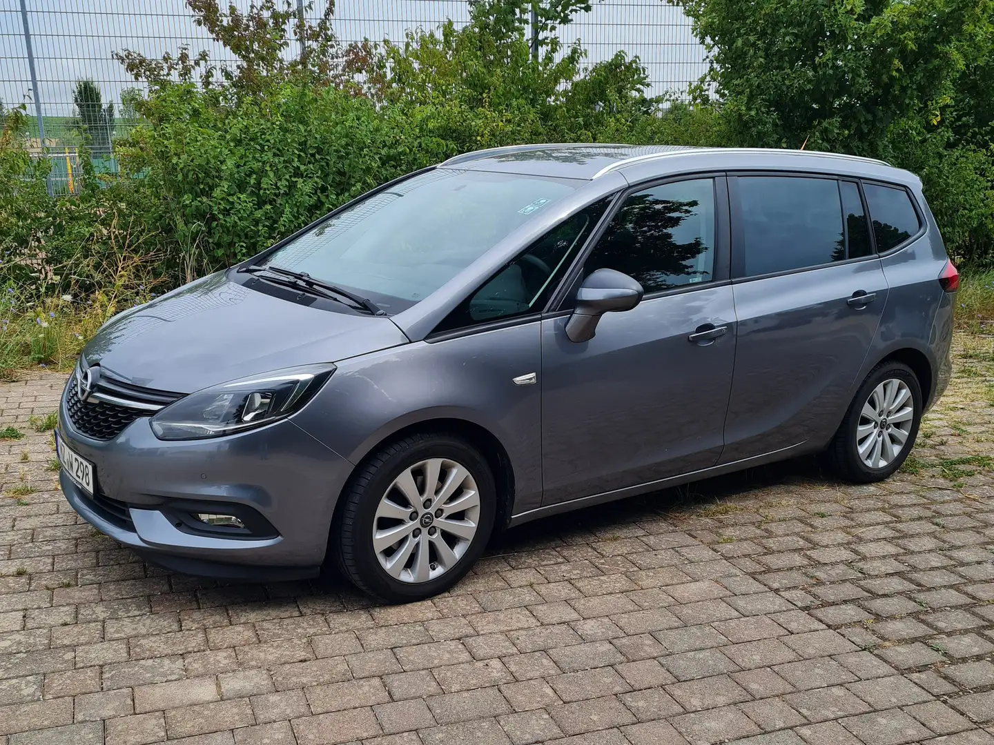Opel Zafira Tourer Gri - 1