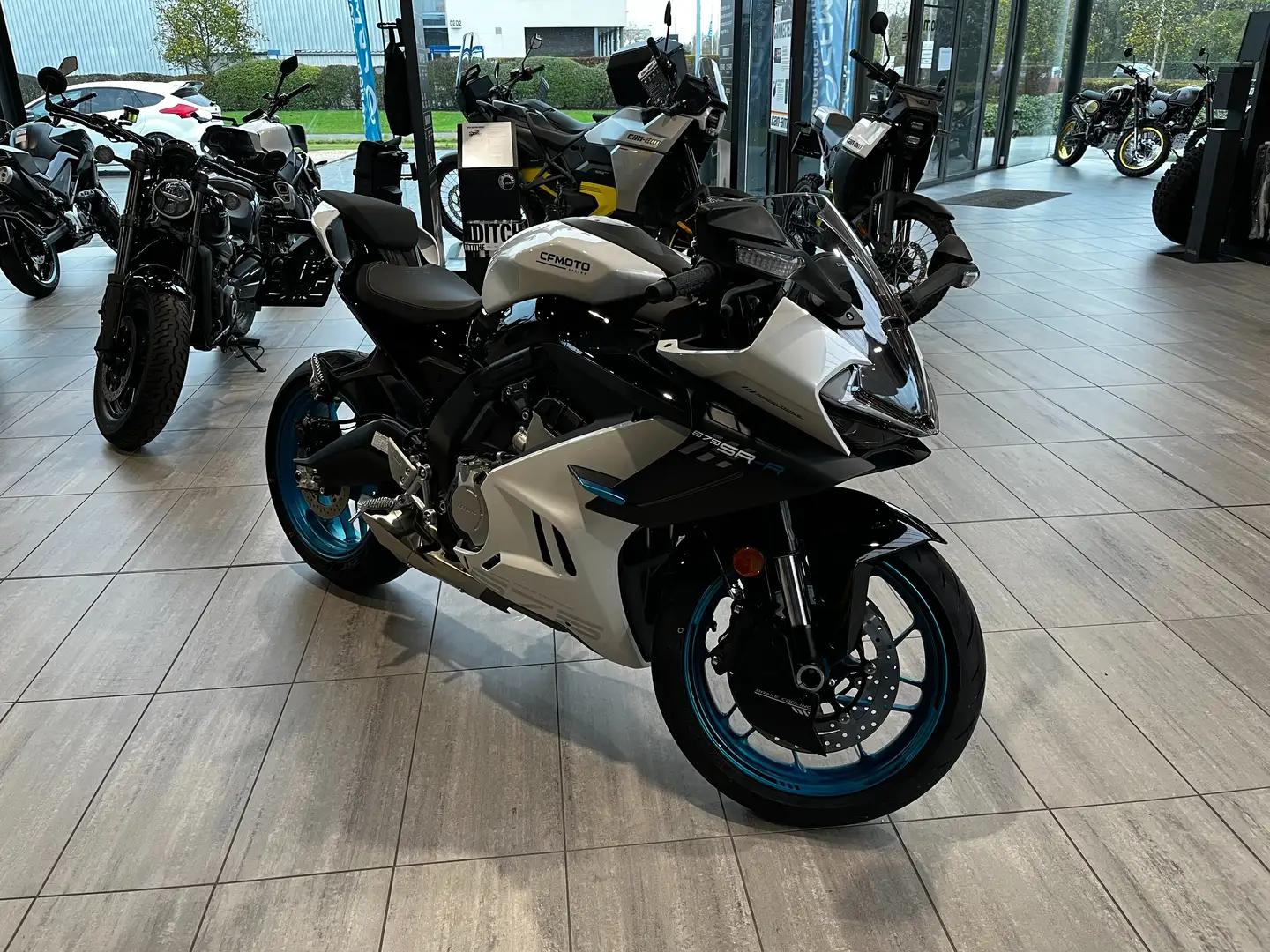 CFMOTO 675SR-R Blanc - 2