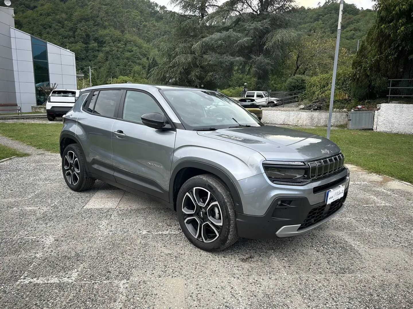 Jeep Avenger 1.2 Turbo 100 CV Summit Grigio - 1
