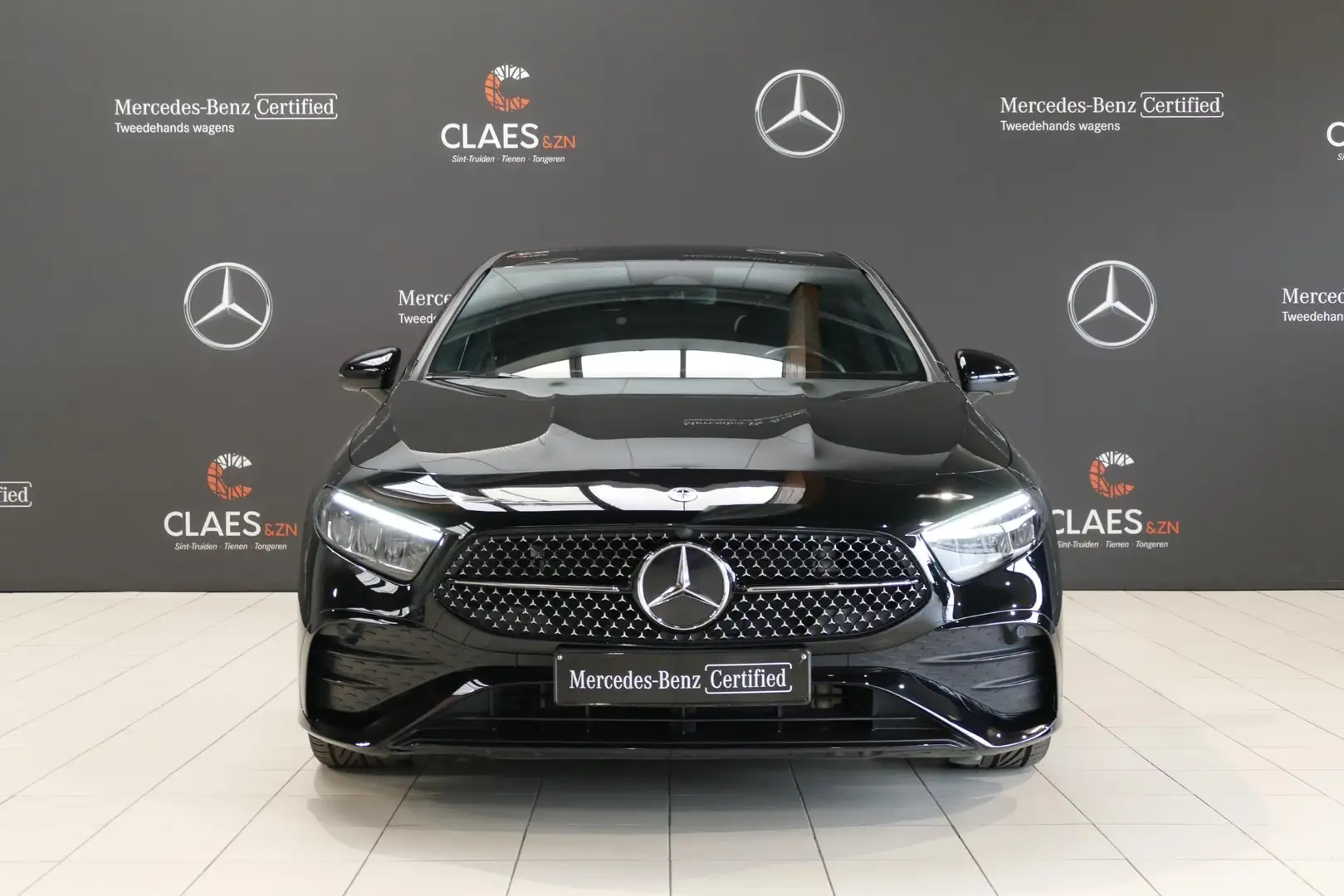 Mercedes-Benz A 180 180d AMG Line DOS 7272 Zwart - 2