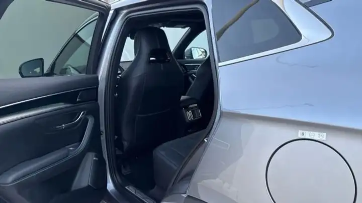 BYD Seal U DM-i COMFORT 2025, foto 19