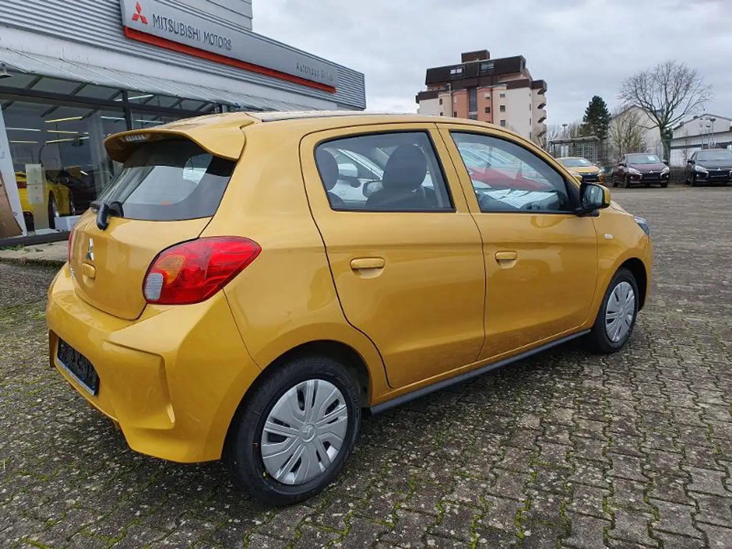 Mitsubishi Space Star Select 1.2 MIVEC 5-Gang Gelb - 2