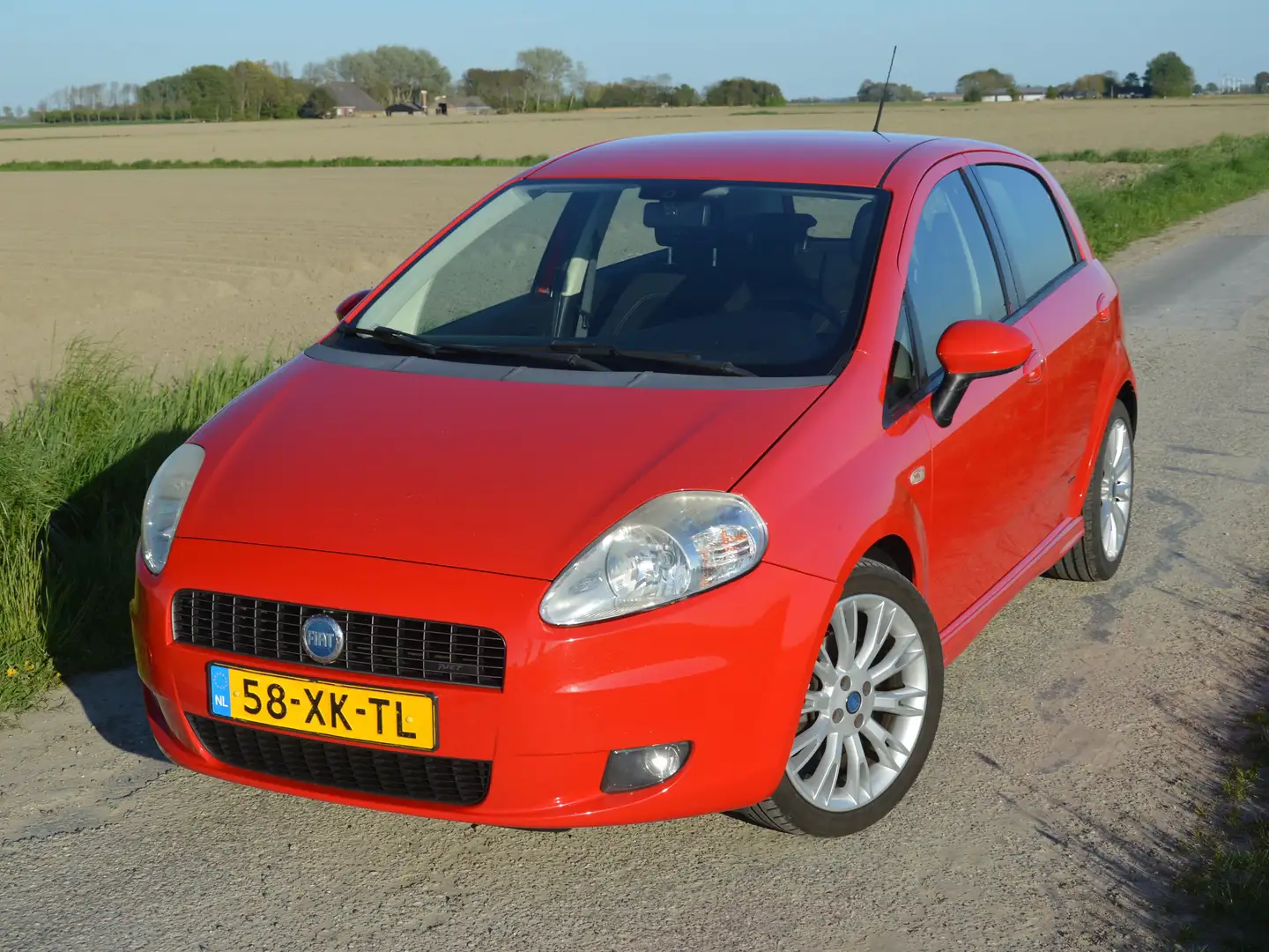 Fiat Grande Punto Punto 1.4-16V Sport Rood - 1