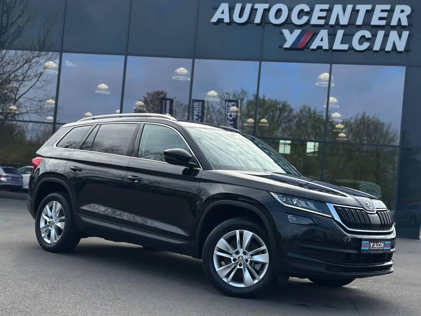 Skoda Kodiaq 2.0 TDI SCR DSG 4x4 STYLE 1.HA/S-H/LED/LM Schwarz - 1