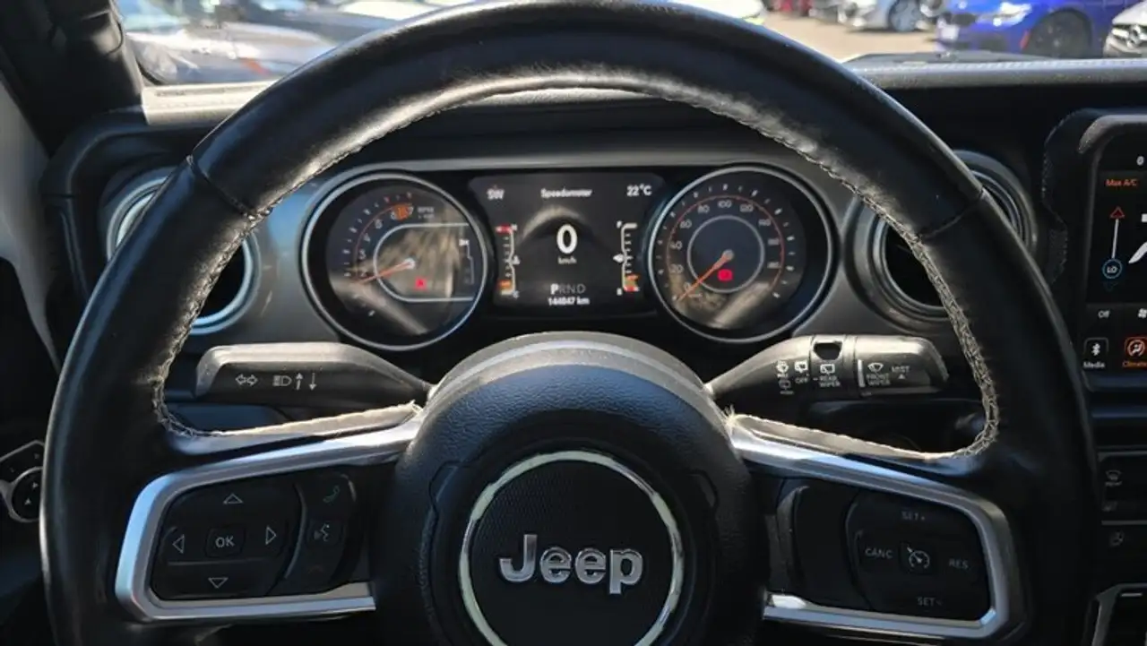 Jeep Wrangler photo Jeep Wrangler