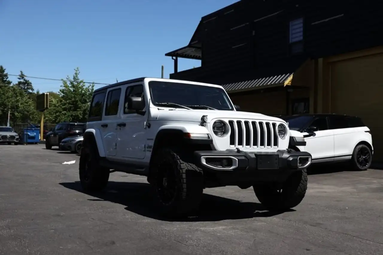 Jeep Wrangler photo Jeep Wrangler