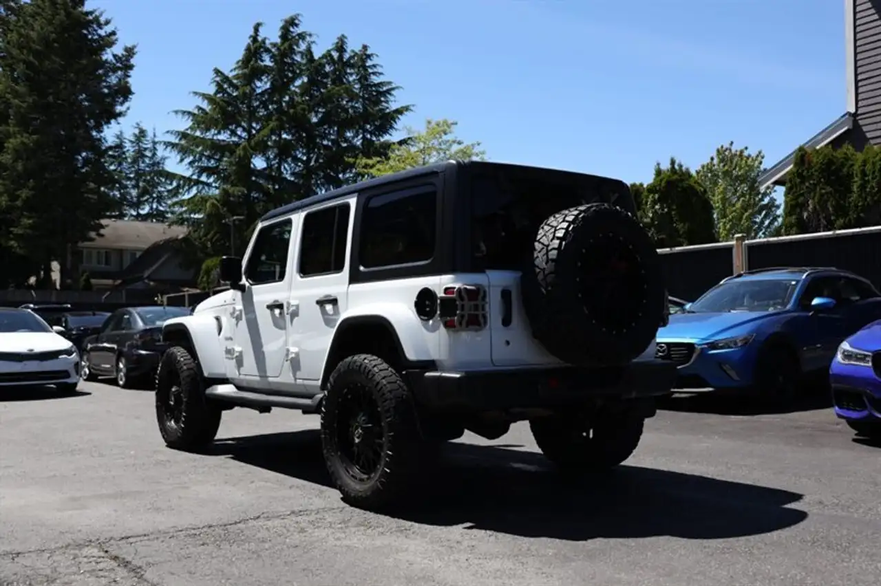 Jeep Wrangler photo Jeep Wrangler