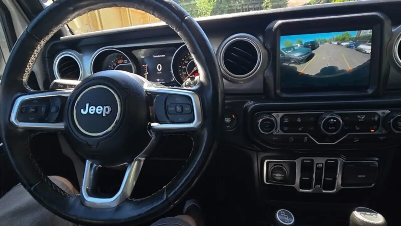 Jeep Wrangler photo Jeep Wrangler