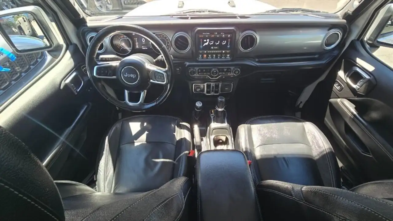 Jeep Wrangler photo Jeep Wrangler