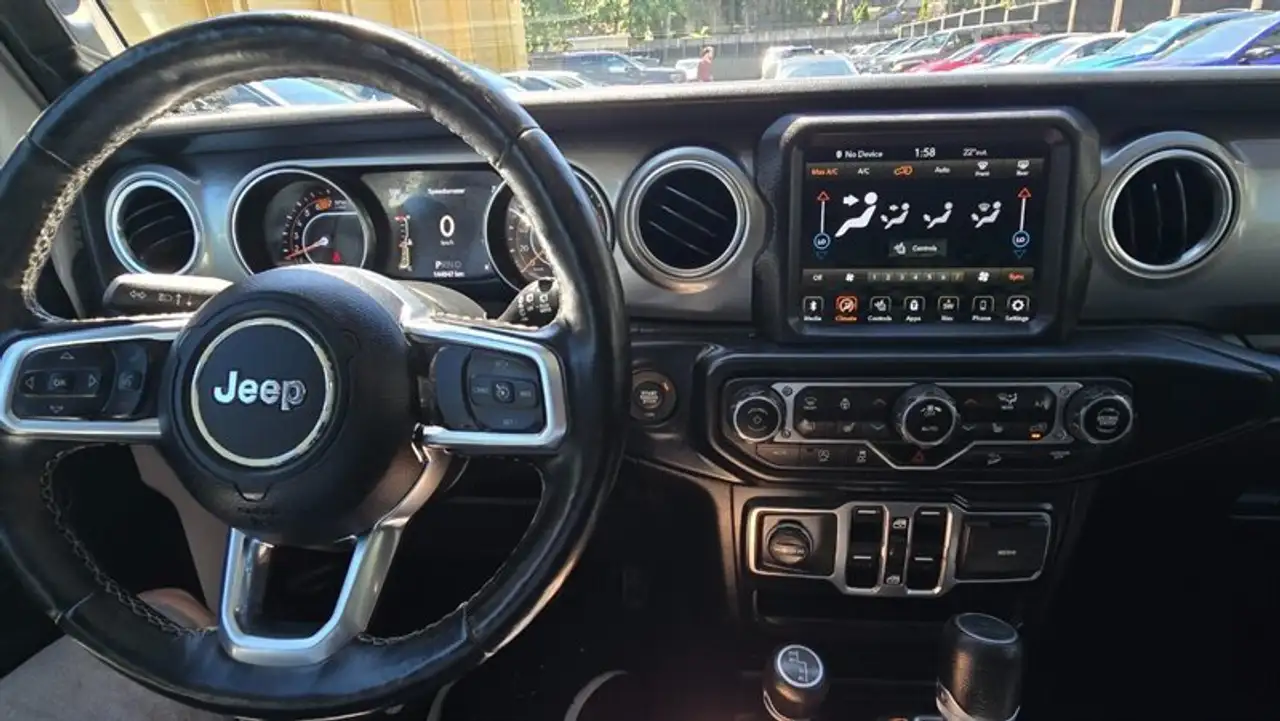 Jeep Wrangler photo Jeep Wrangler